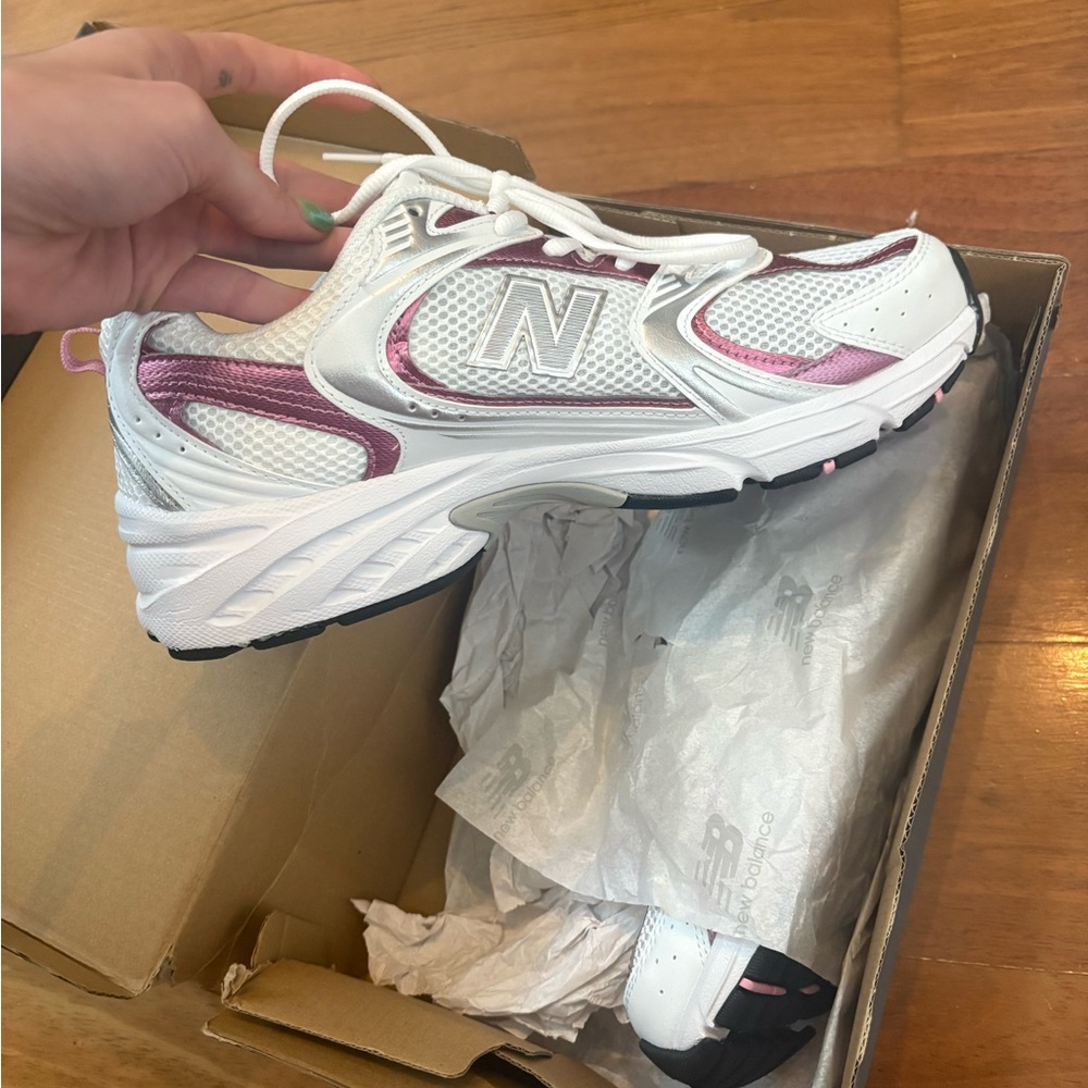 New Balance 530 sneakers in Pink Sugar